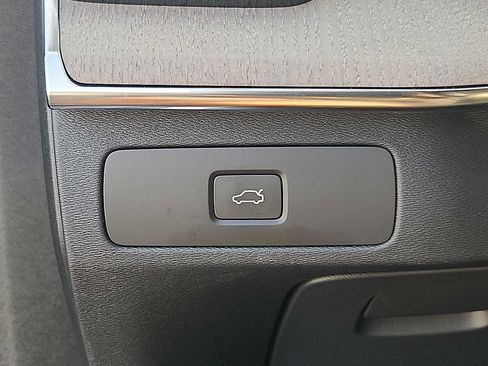 Used 2026 Volvo XC90 B6 Ultra w/ Protection Package AWD/4WD image 22