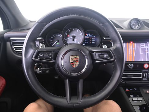 Certified 2024 Porsche Macan S AWD/4WD image 35