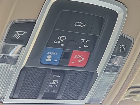 Used 2019 RAM 1500 Laramie image 24