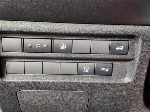 New 2025 Mitsubishi Outlander SE image 23