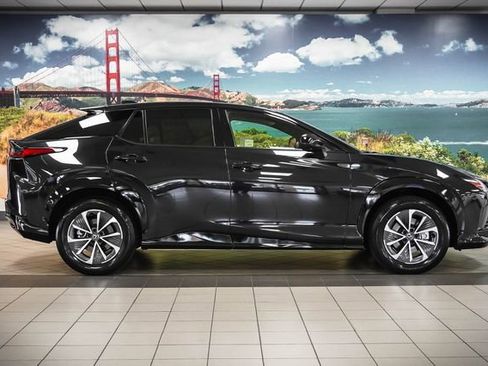 Used 2024 Lexus RZ 300e Premium w/ Technology Package image 4