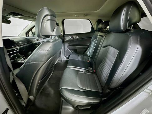 Used 2023 Kia Sportage SX image 13