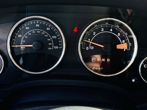 Used 2014 Jeep Compass Latitude image 25