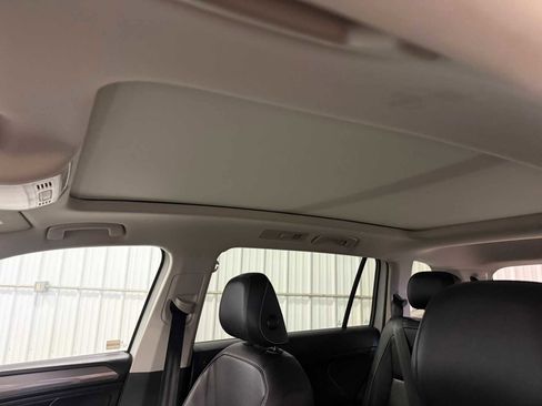 Certified 2022 Volkswagen Tiguan SE image 22