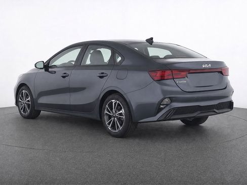 Used 2023 Kia Forte LXS FWD image 3