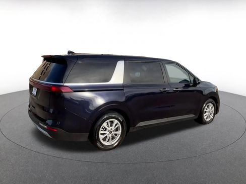 Used 2024 Kia Carnival LX image 15