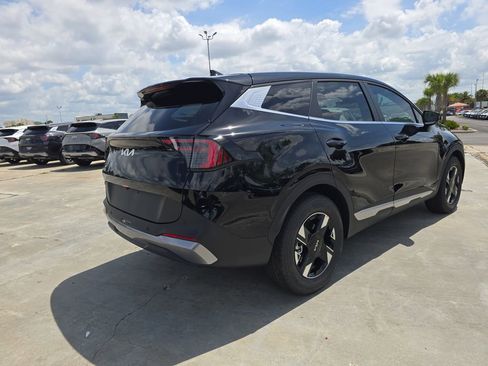 New 2026 Kia Sportage LX FWD image 8