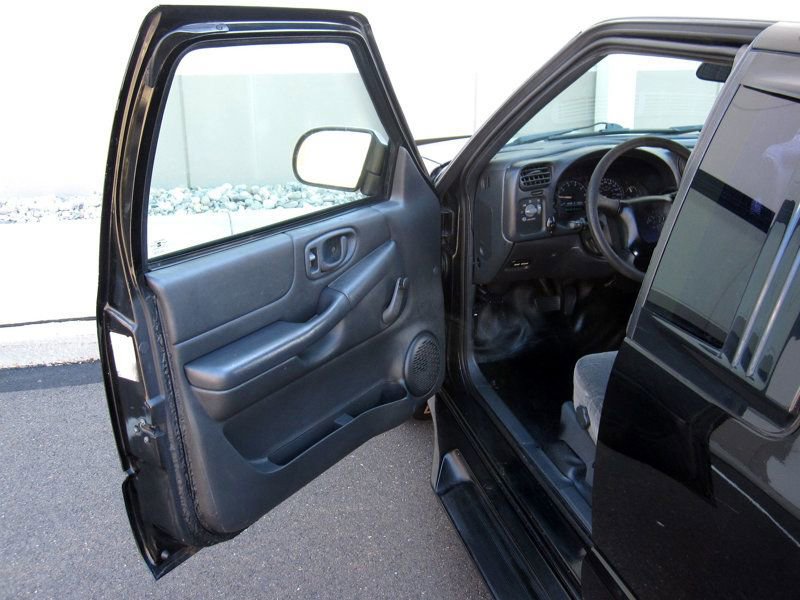Used 2002 Chevrolet S10 Pickup 2WD Extended Cab w/ Comfort Convenience Pkg image 17
