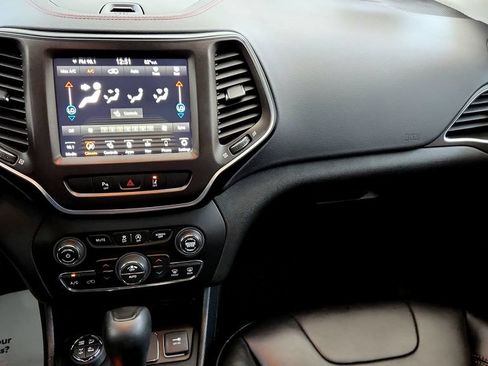 Used 2021 Jeep Cherokee Trailhawk w/ Sun, Sound & Nav Group AWD/4WD image 28