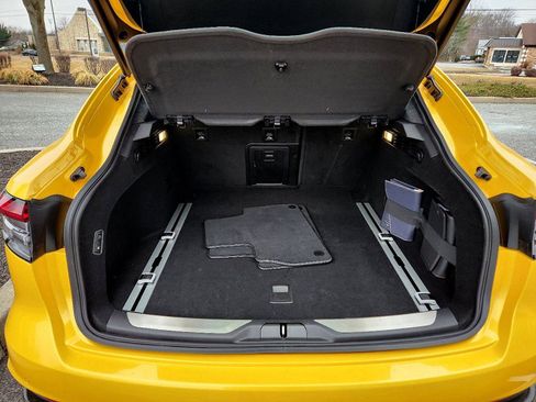 Used 2023 Maserati Levante Trofeo image 8