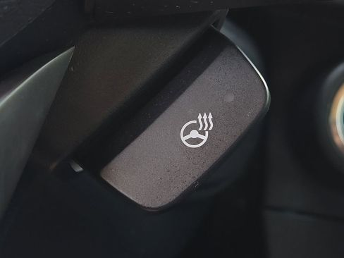 Certified 2023 Subaru Forester Limited image 18