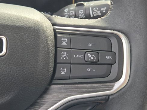 Certified 2024 Jeep Wagoneer Series III w/ Premium Group I image 42