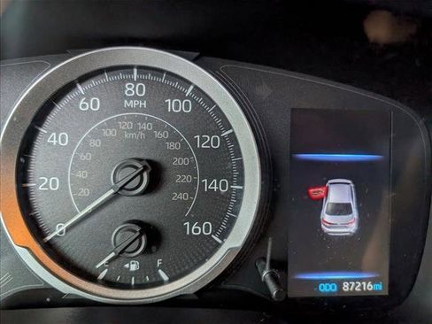 Used 2021 Toyota Corolla LE image 17