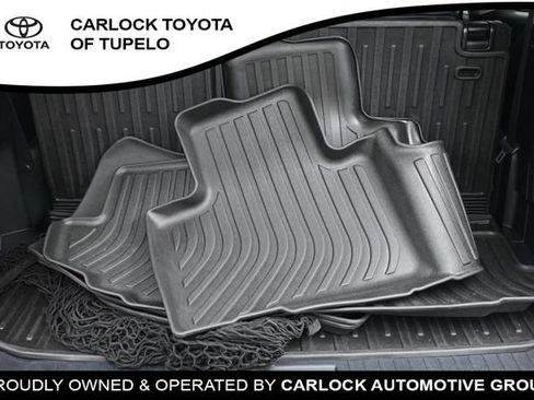 Used 2023 Toyota Highlander XLE FWD image 19