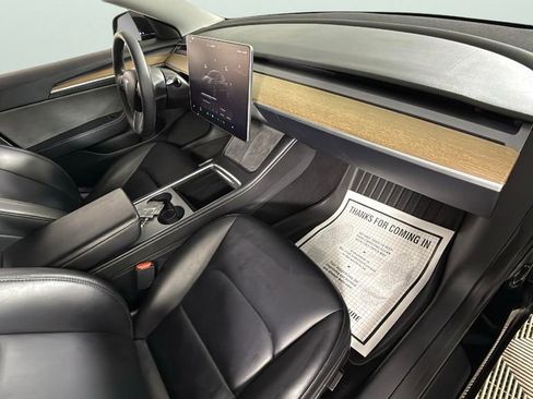 Used 2023 Tesla Model 3 Standard Range image 32