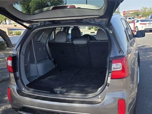 Used 2014 Kia Sorento SX w/ 3rd Row Package FWD image 9