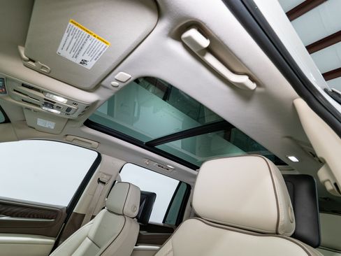 Used 2023 GMC Yukon XL Denali w/ Denali Reserve Package image 18