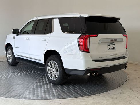 Used 2021 GMC Yukon Denali w/ Advanced Technology Package AWD/4WD image 3