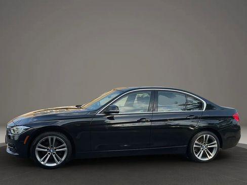 Used 2018 BMW 330i xDrive Sedan w/ Convenience Package image 3