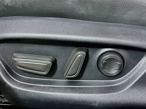 Used 2025 Toyota Camry SE FWD image 27