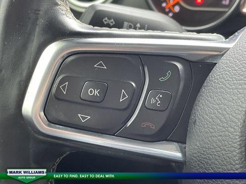 Used 2019 Jeep Wrangler Unlimited Sahara w/ Safety Group image 17