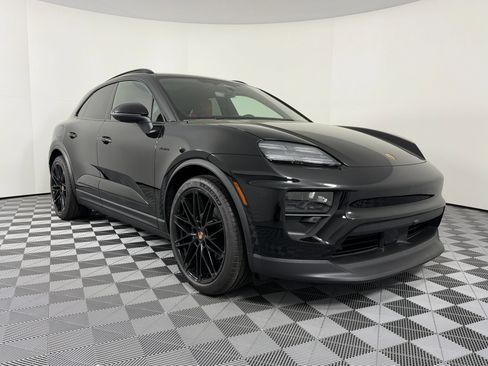 Certified 2026 Porsche Macan Electric RWD image 7