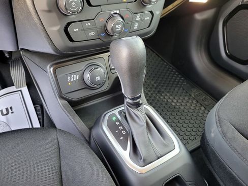 New 2023 Jeep Renegade Altitude image 16