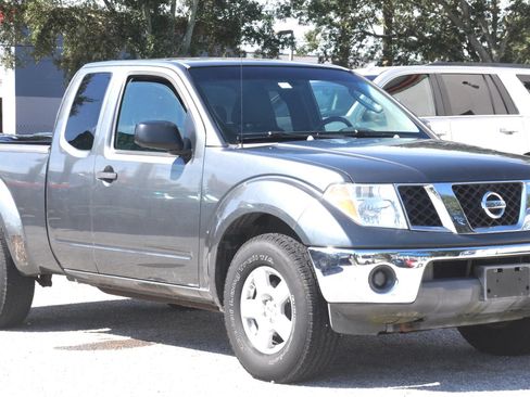 Used 2006 Nissan Frontier SE w/ (P01) Power Pkg RWD image 3