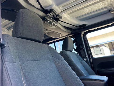 Used 2026 Jeep Wrangler Unlimited Sport AWD/4WD image 21