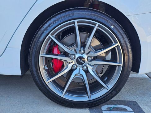 Used 2025 Genesis G70 2.5T image 32