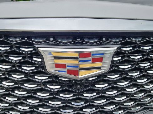 Certified 2025 Cadillac Escalade ESV Premium Luxury AWD/4WD image 30