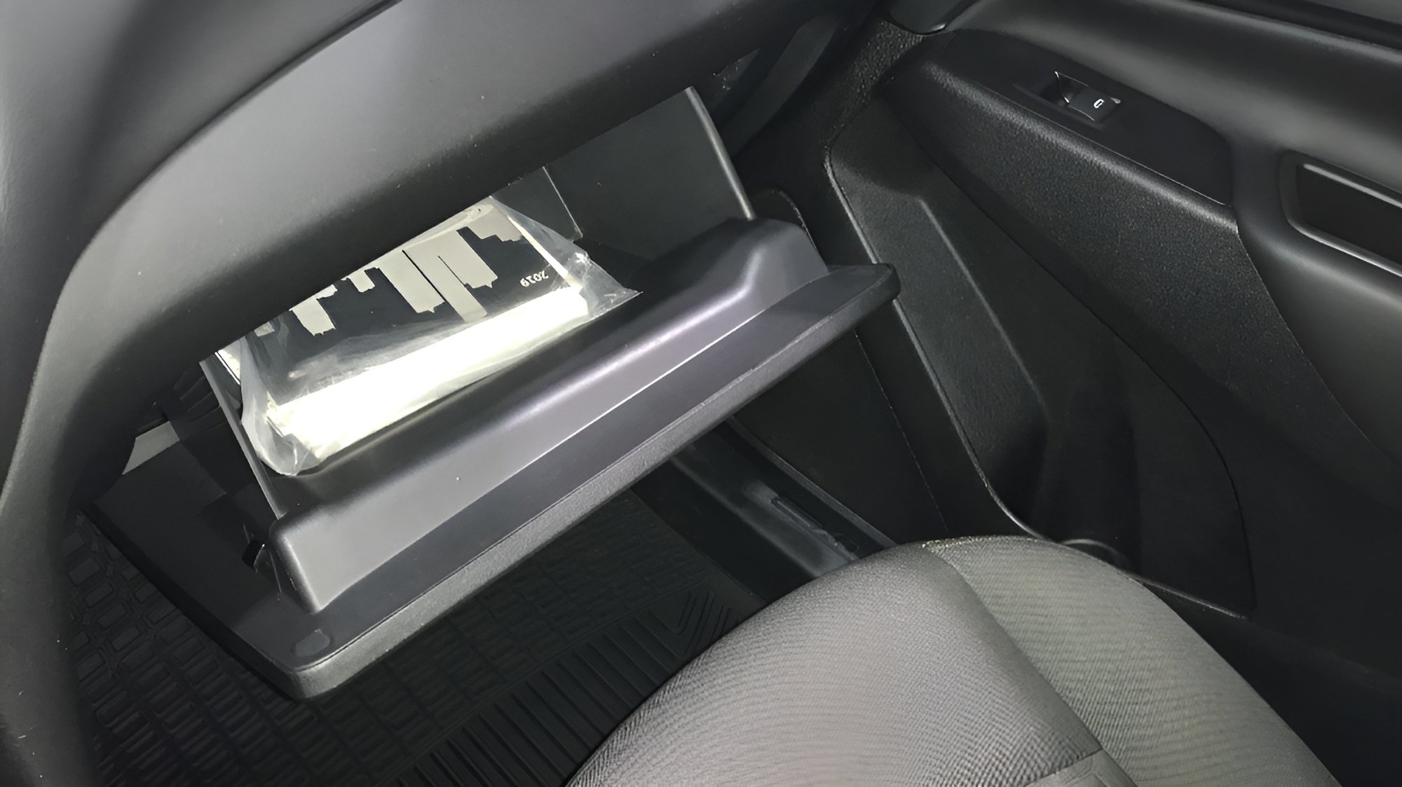 Used 2019 Chevrolet Equinox LT FWD image 29