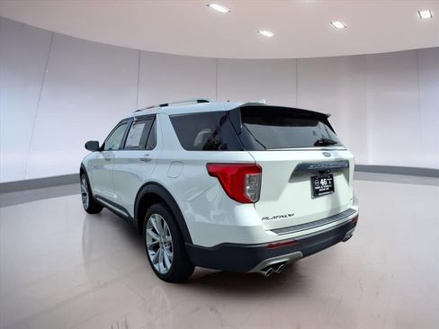 Used 2022 Ford Explorer Platinum w/ Equipment Group 601A image 3