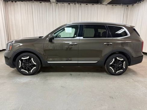 Used 2025 Kia Telluride S AWD/4WD image 9