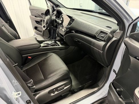 Used 2024 Honda Passport Black Edition image 18