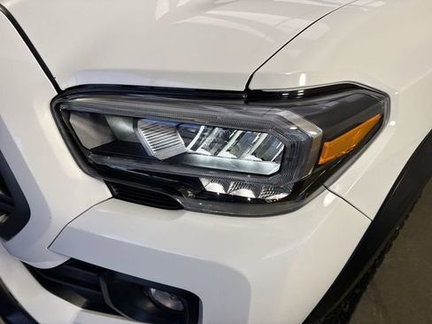 Used 2023 Toyota Tacoma TRD Off-Road w/ TRD Premium Off Road Package image 29