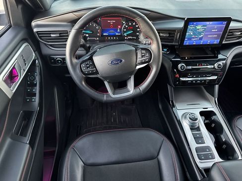 Used 2023 Ford Explorer ST-Line w/ Class IV Trailer Tow Package image 17