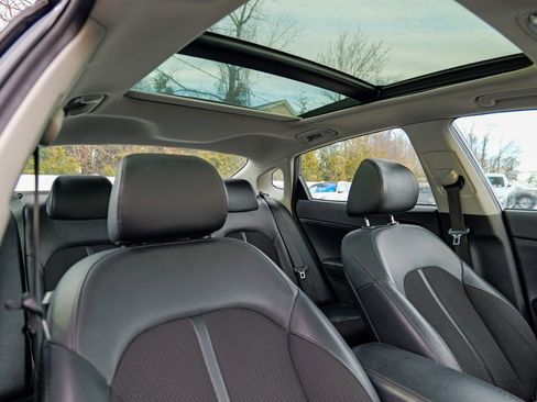 Used 2019 Kia Optima S w/ S Panoramic Sunroof Package image 38