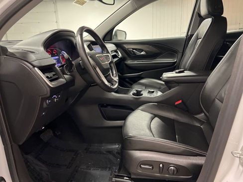Certified 2022 GMC Terrain SLT image 11