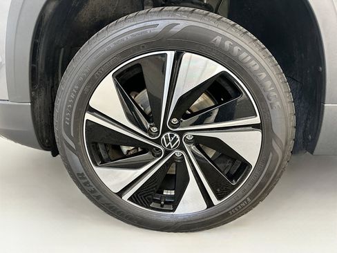 Used 2023 Volkswagen Taos SE w/ Panoramic Sunroof Package AWD/4WD image 36