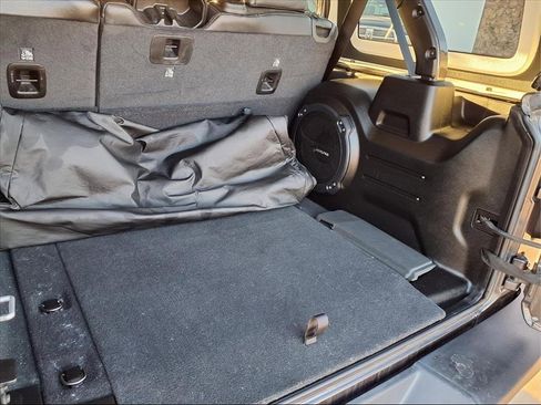 Used 2022 Jeep Wrangler Unlimited Rubicon w/ Trailer Tow Package image 40