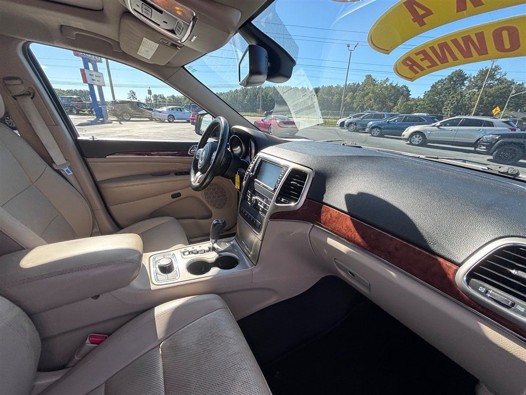 Used 2013 Jeep Grand Cherokee Limited w/ Luxury Group II AWD/4WD image 25