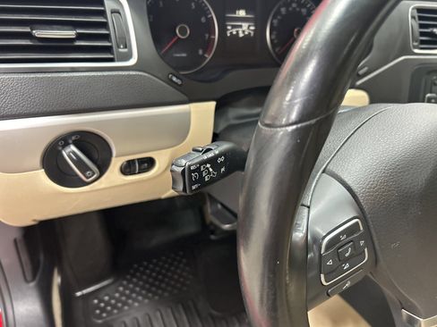 Used 2014 Volkswagen Jetta SE image 11
