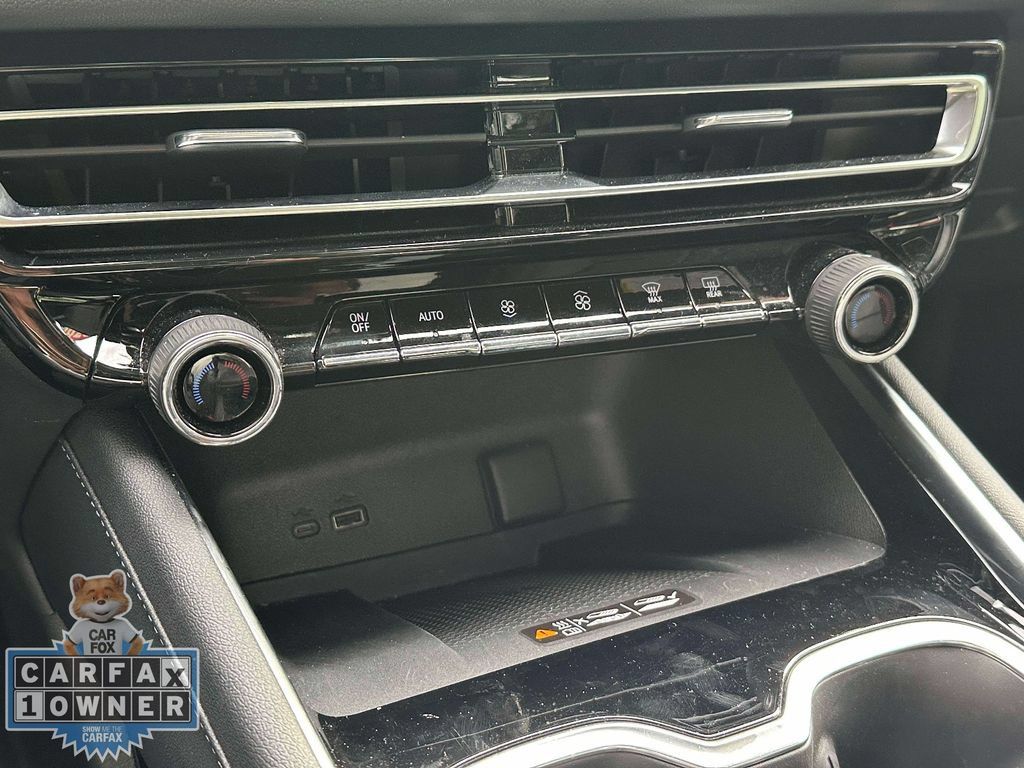 Used 2026 Chevrolet Traverse High Country w/ LPO, Floor Liner Package FWD image 28