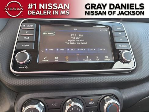 Certified 2025 Nissan Kicks Play S image 6