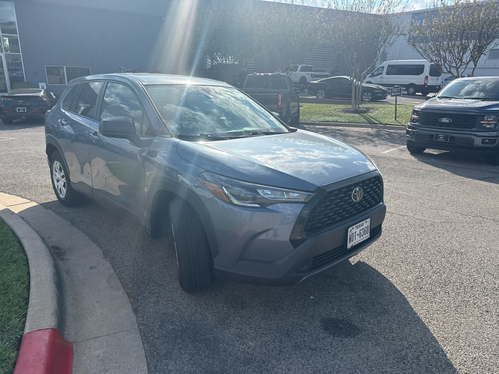 Used 2022 Toyota Corolla Cross L FWD image 3