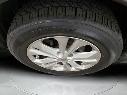 Used 2016 Nissan Rogue SV image 10