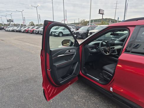 New 2026 Ford Explorer ST-Line image 9