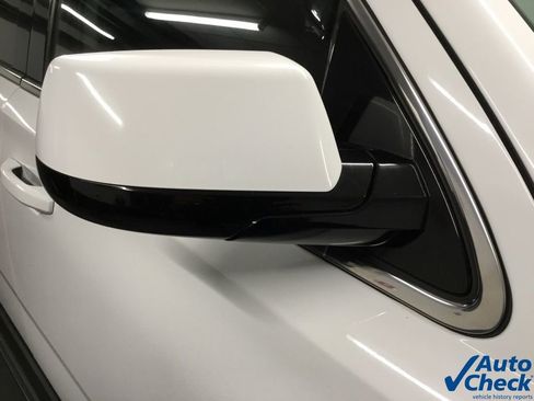 Used 2017 GMC Yukon SLT image 17