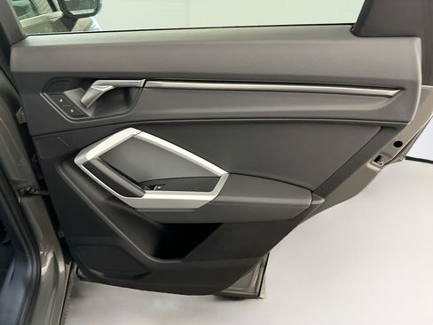Used 2025 Audi Q3 2.0T Premium image 32